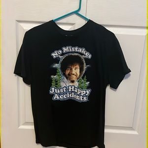 “No mistakes Just happy accidents” Bob Ross T-Shirt. In good condition.
